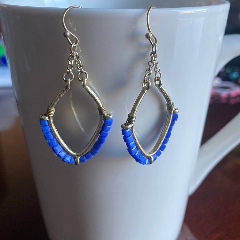 4/$20!! Gold and Blue Beaded Lightweight Earrings
